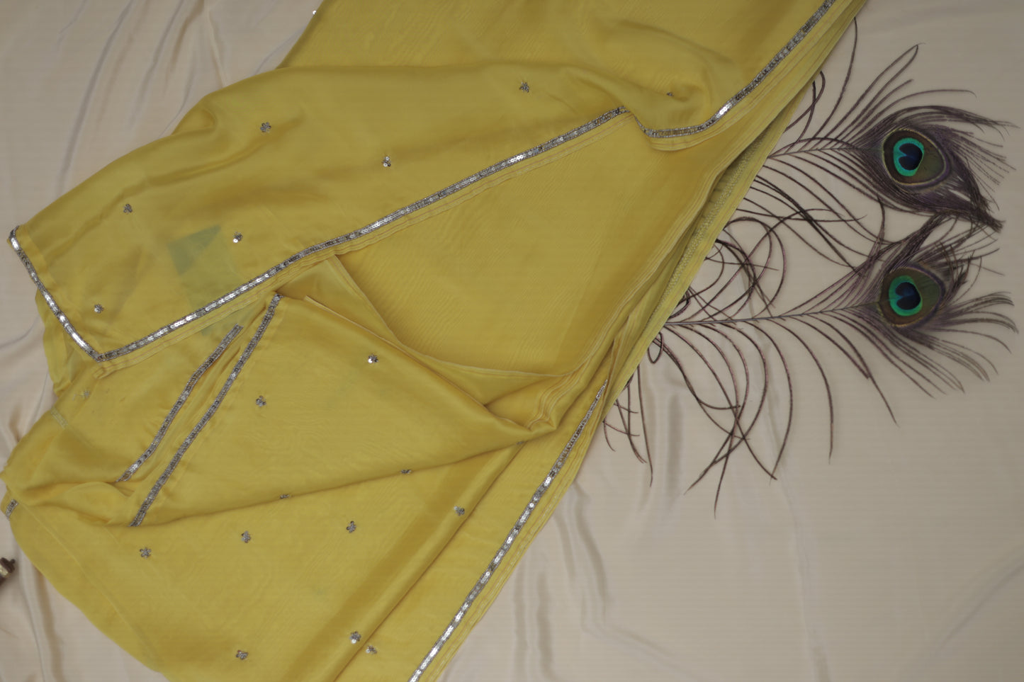 LEMON YELLOW- AUTUMN CREPE SAREE(PHOOL BINDU - FLOWER DOT)