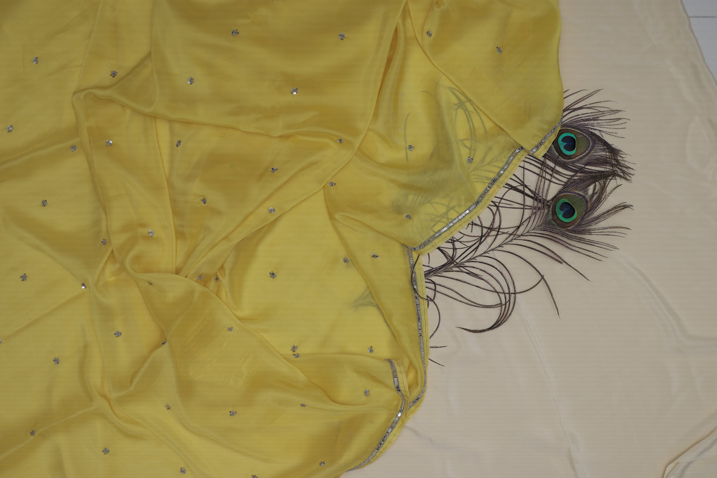 LEMON YELLOW- AUTUMN CREPE SAREE(PHOOL BINDU - FLOWER DOT)