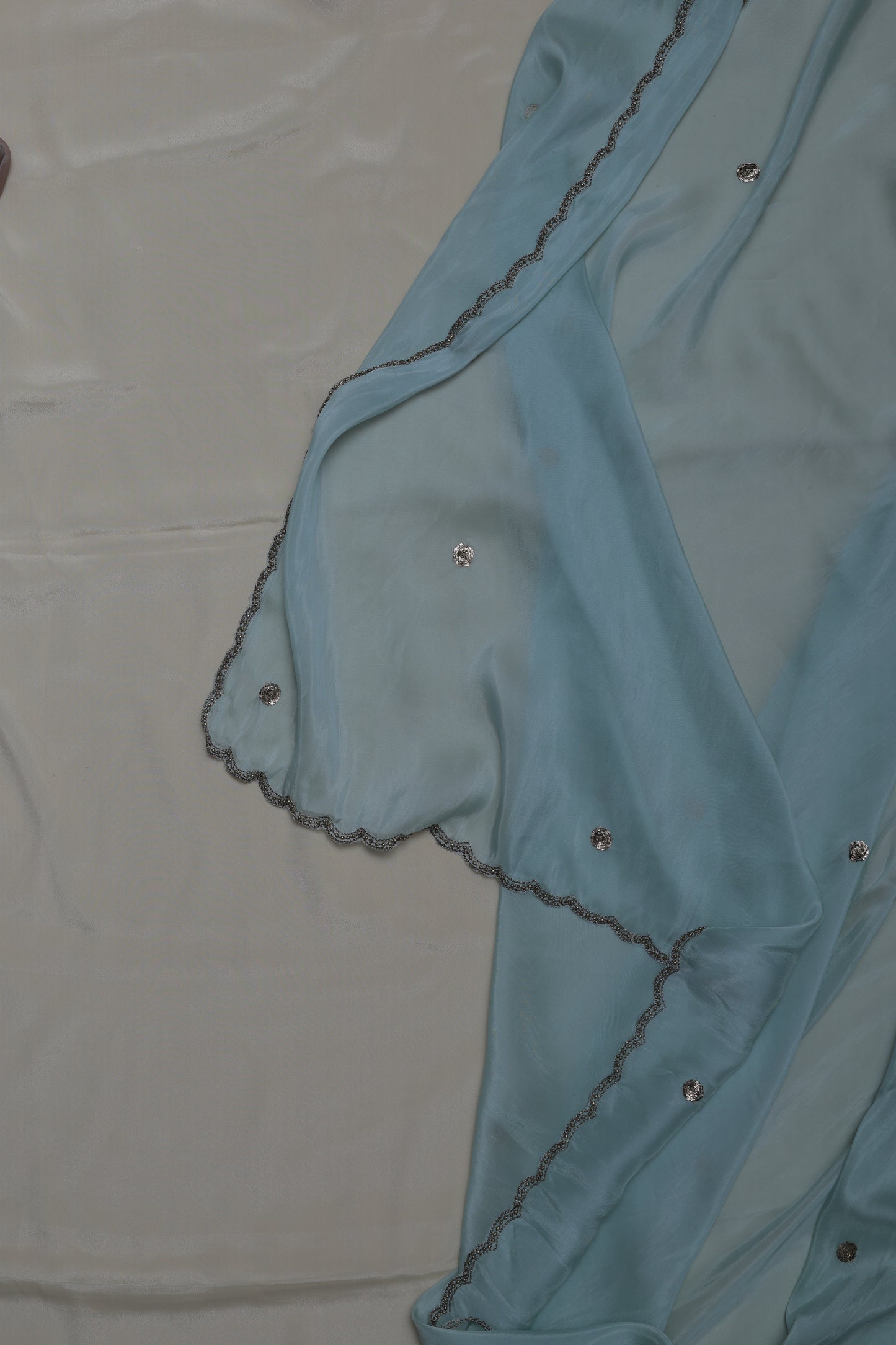 POWDER BLUE- AUTUMN CREPE SAREE( CHAKRA BUTTI - CIRCLE MOTIFS)