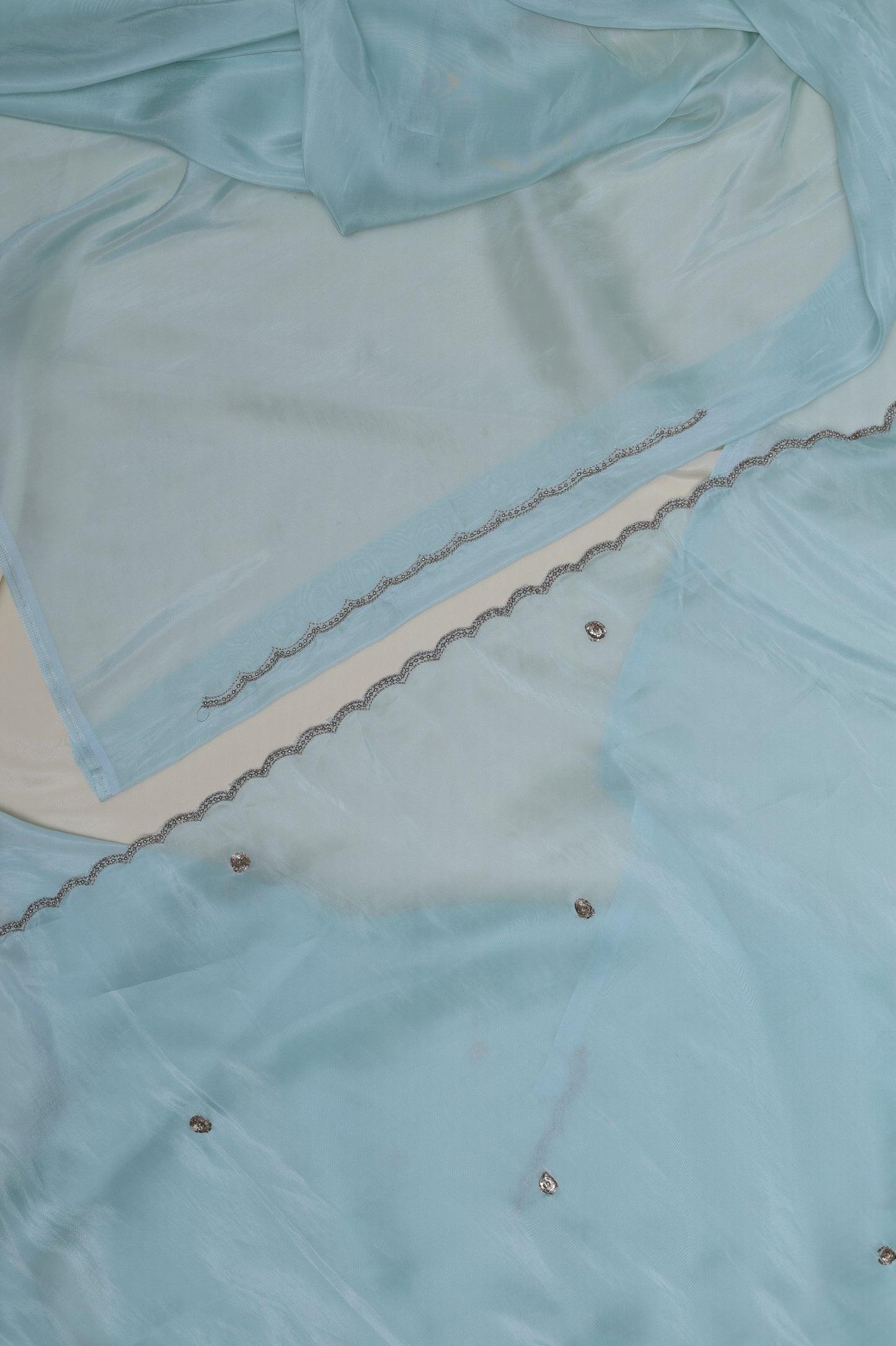 POWDER BLUE- AUTUMN CREPE SAREE( CHAKRA BUTTI - CIRCLE MOTIFS)