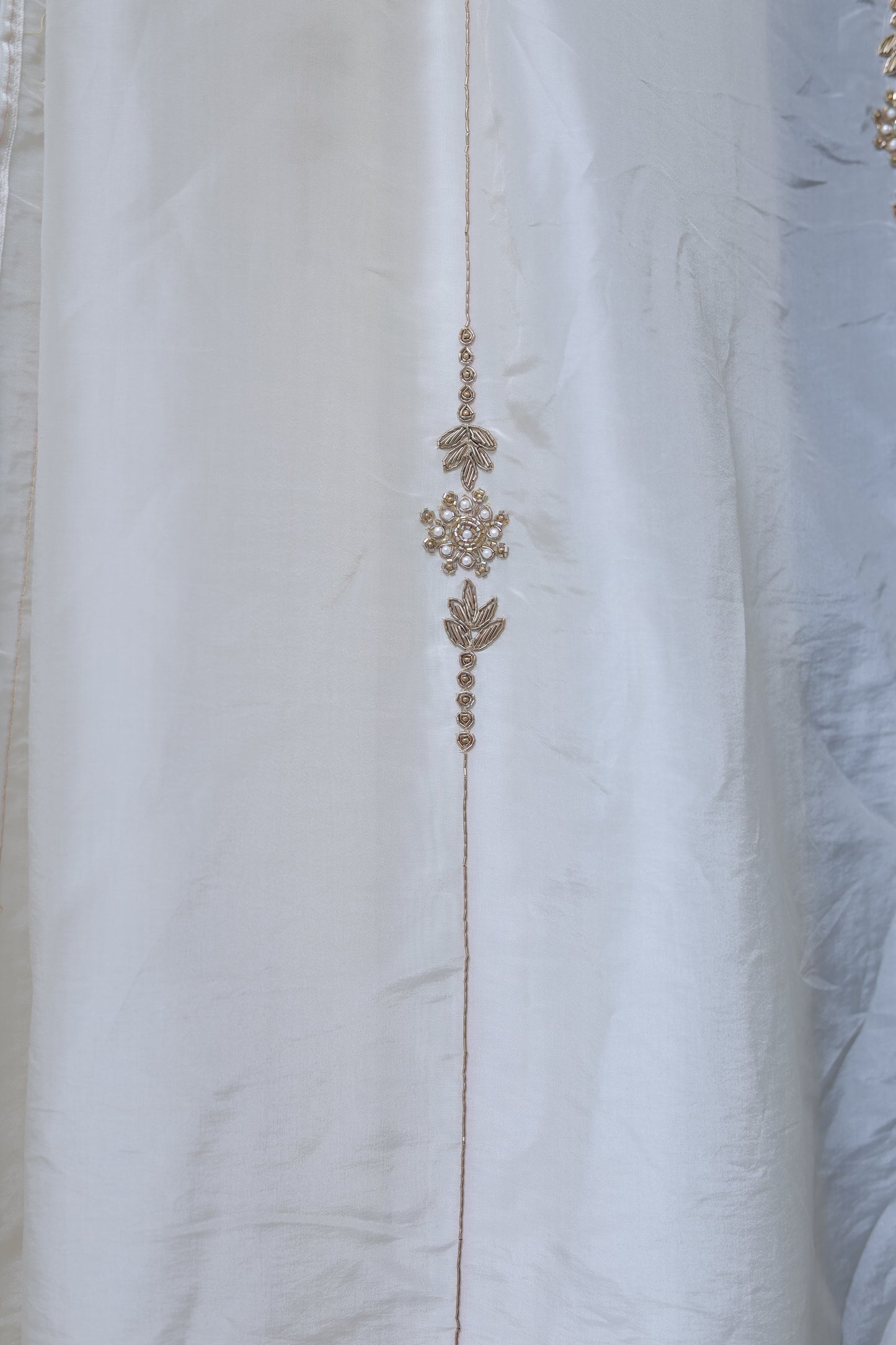 IVORY- AUTUMN CREPE SAREE(PRABHA - LUMINOUS GLOW)