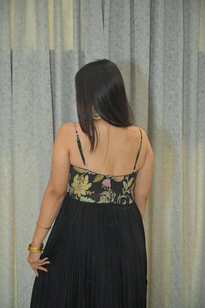 BLACK SPAGHETTI LONG GOWN